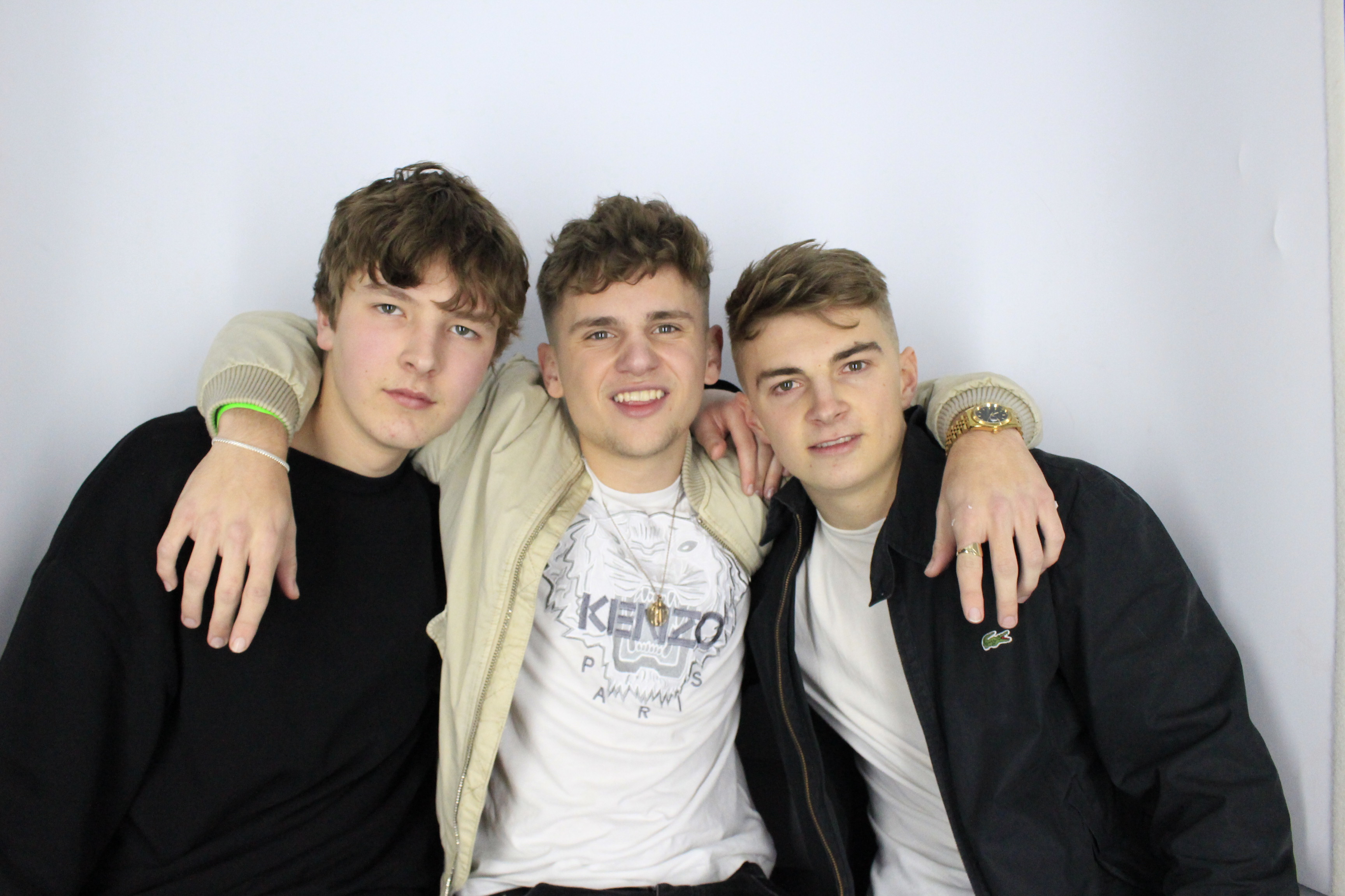 Issy & Alice's 18th Birthday Party | View more photos from the event at gallery.myphotoboothexperience.co.uk/u/MyPhotoBoothExperienceLtd/Issy-Alices-18th-Birthday-Party